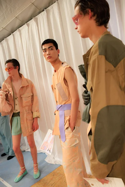Look 24